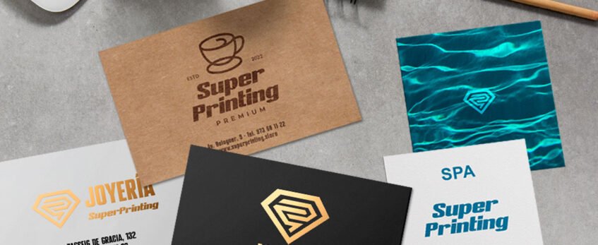 Exemples de targetes de visita originals i creatives per a joieries, cafeteries i spas dissenyades per SuperPrinting. Estils moderns amb stamping, kraft, textures i colors impactants. Inspiració 2025.