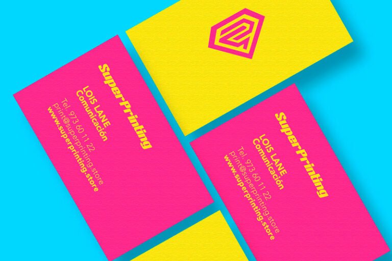 Targetes visita originals amb colors vius d'alt contrast.